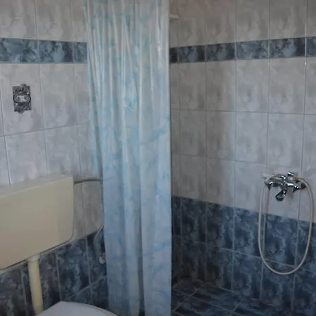 Aetia-tsiourgiaka Otel